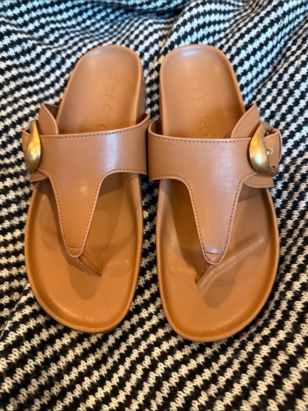AEROSOLES New Taupe Thong Sandals with Decorative Gold Button Size 10